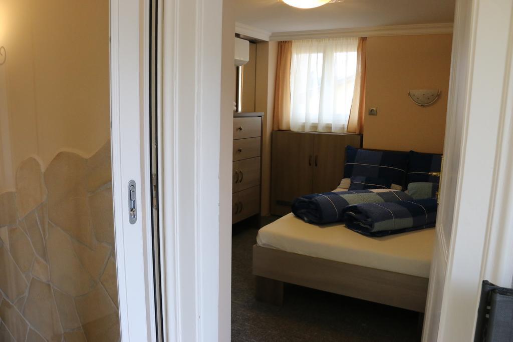 Aradi Vendégház Miskolc Habitación foto