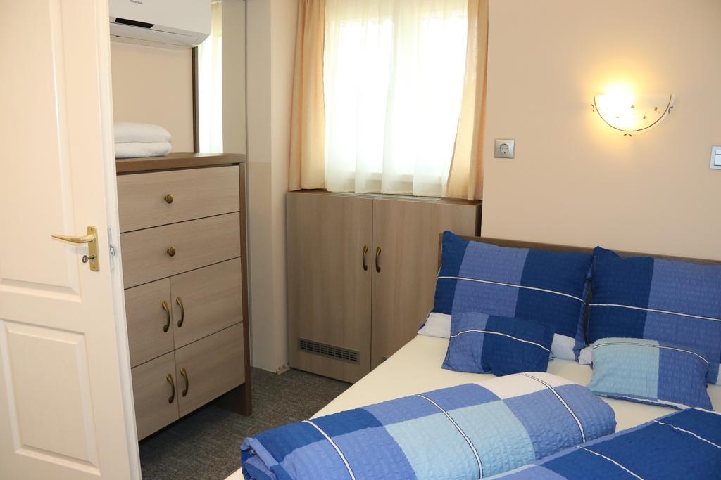 Aradi Vendégház Miskolc Habitación foto