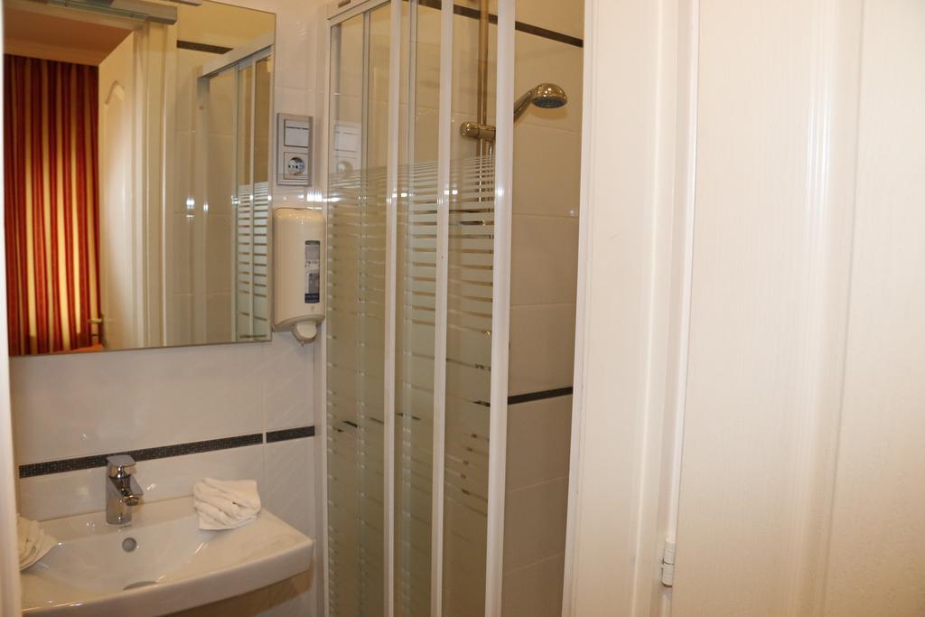 Aradi Vendégház Miskolc Habitación foto